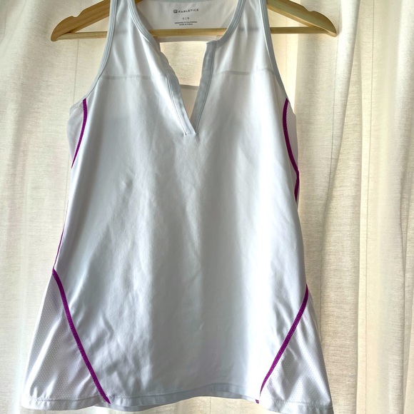 EUC ladies athletic top - Picture 1 of 4